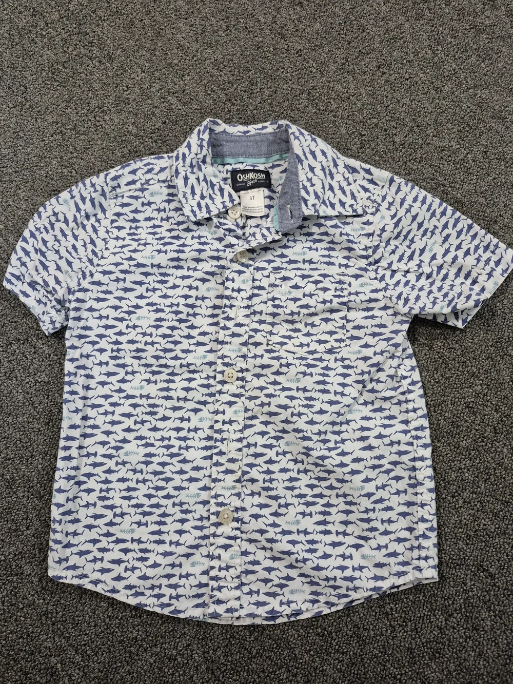 OshKosh B'gosh Toddler Boys Shark Print Button Front Shirt Size 3T Short Sleeve